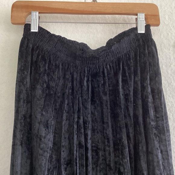 Black stretch crushed velvet crinkled elastic waist maxi skirt no tags Small - Picture 3 of 3